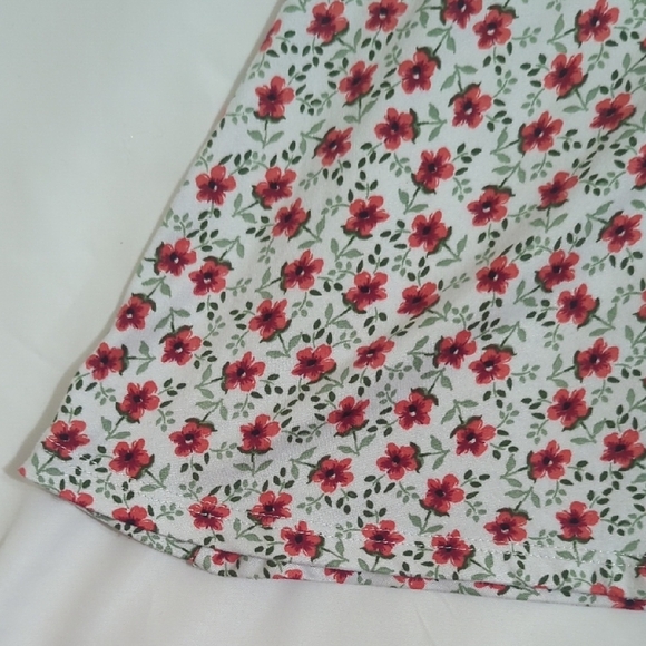 UO Kerry Ivory Floral Playsuit, Color Red/Green/White Size SP - Picture 8 of 16